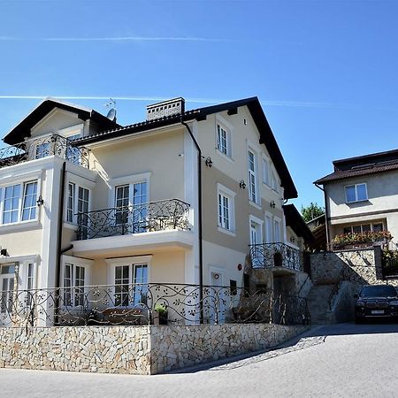 Willa Rozana - Apartamenty I Pokoje Goscinne Сандомир Екстер'єр фото