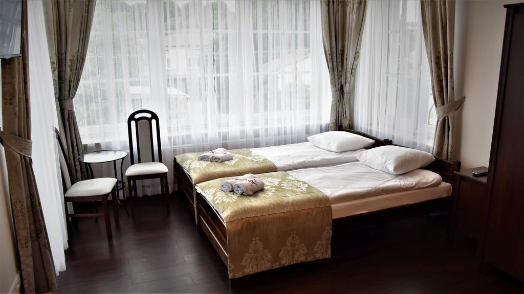 Willa Rozana - Apartamenty I Pokoje Goscinne Сандомир Екстер'єр фото